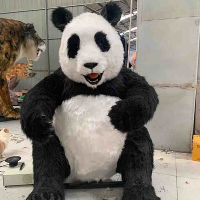 Animali animati realistici e realistici Famiglia di panda per il parco a tema